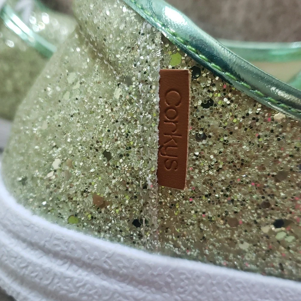 Light green glitter kayaks NIB Size 9 only Corkys